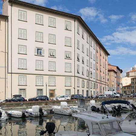 Near The Port-Elegante Appartamento Con Vista Sui Canali 리보르노 외부 사진